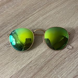 Ray-Ban Round Monochromatic Metal Sunglasses